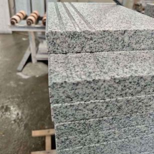 十堰芝麻白楼梯踏步