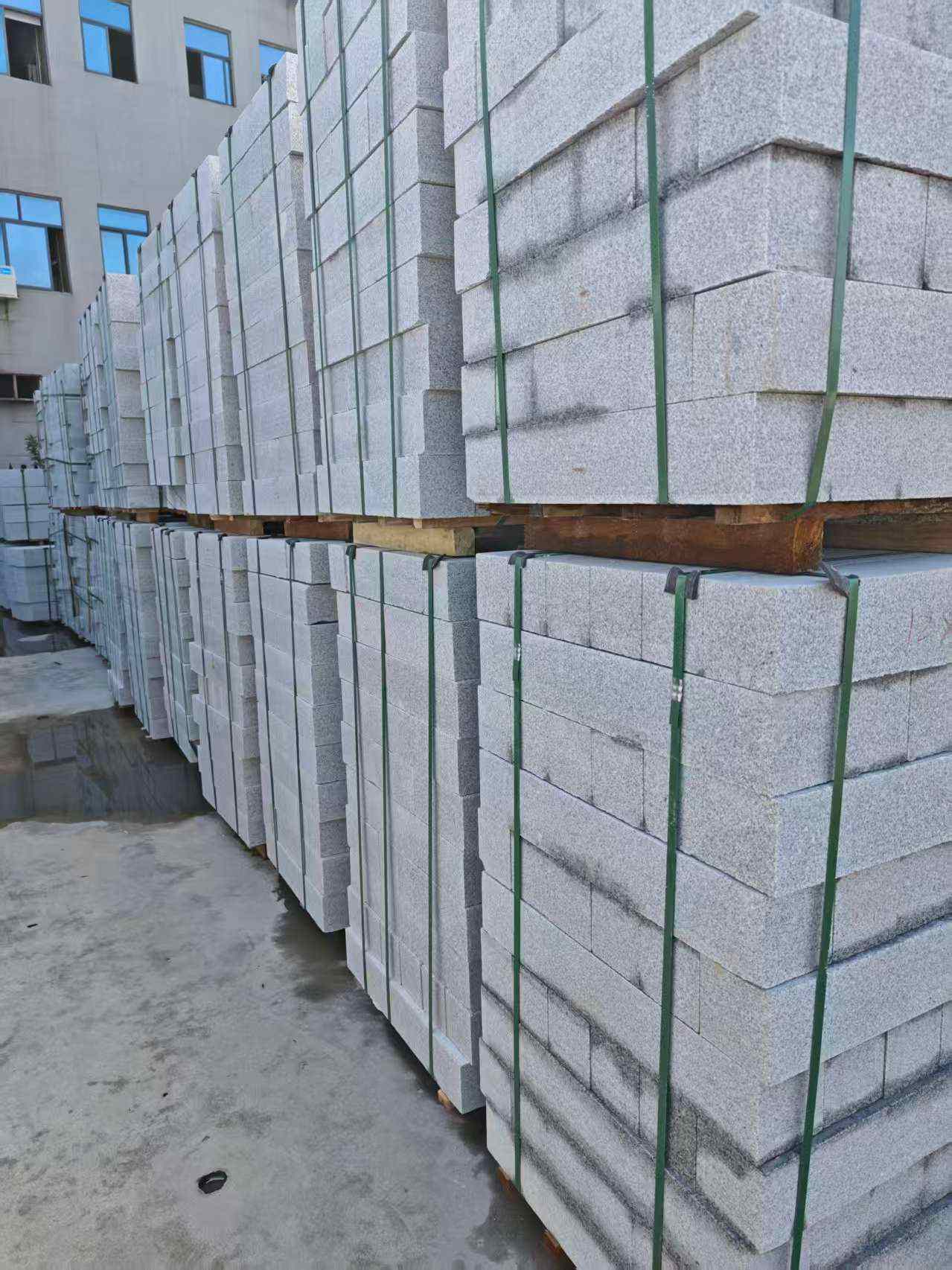 十堰芝麻白路牙石，路侧石