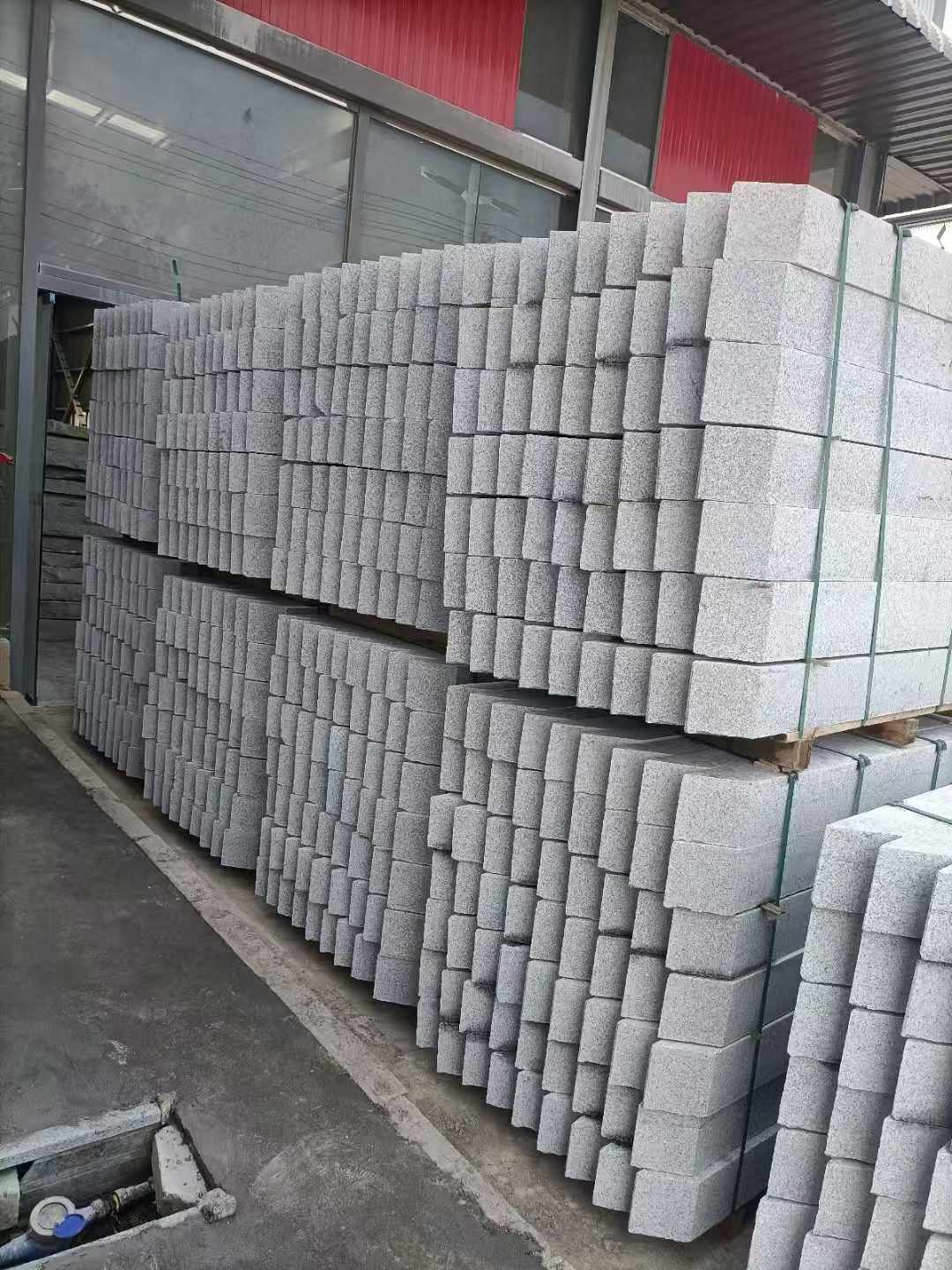 十堰芝麻白树围石 树池