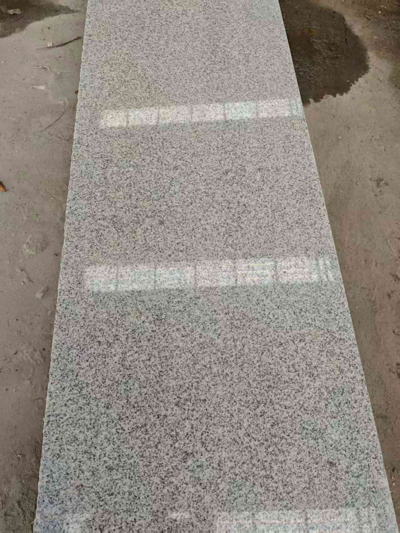 十堰芝麻白光面毛板